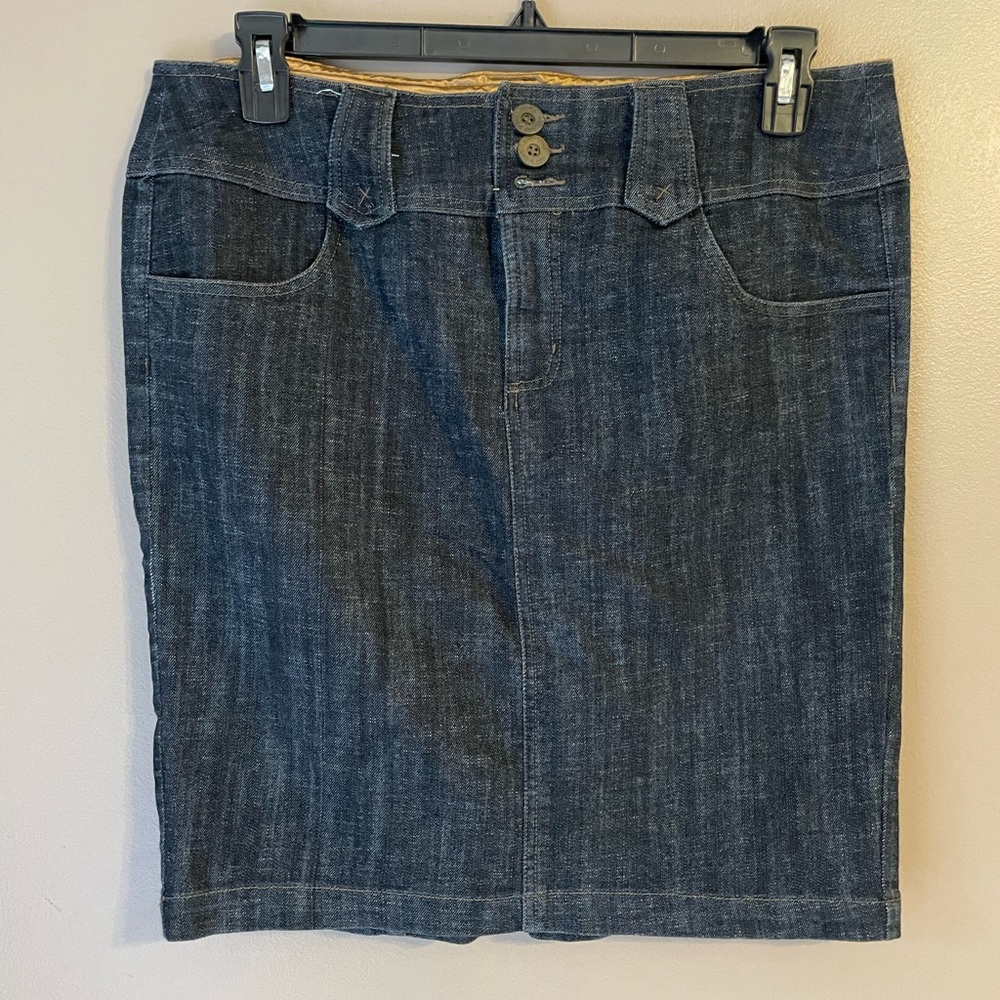 Knee length denim pencil skirt - SZ LARGE
